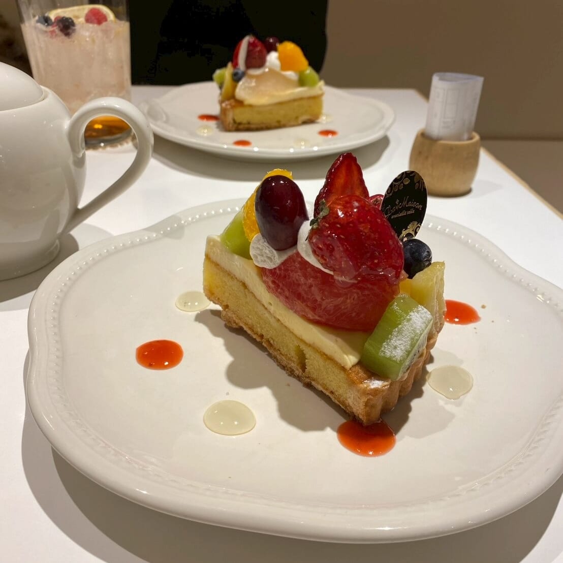 皿に乗ったタルト