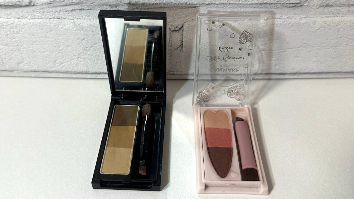 アイブロウパウダー