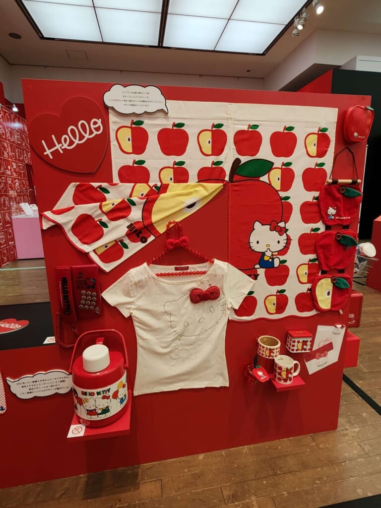 ハローキティ展 展示 りんご