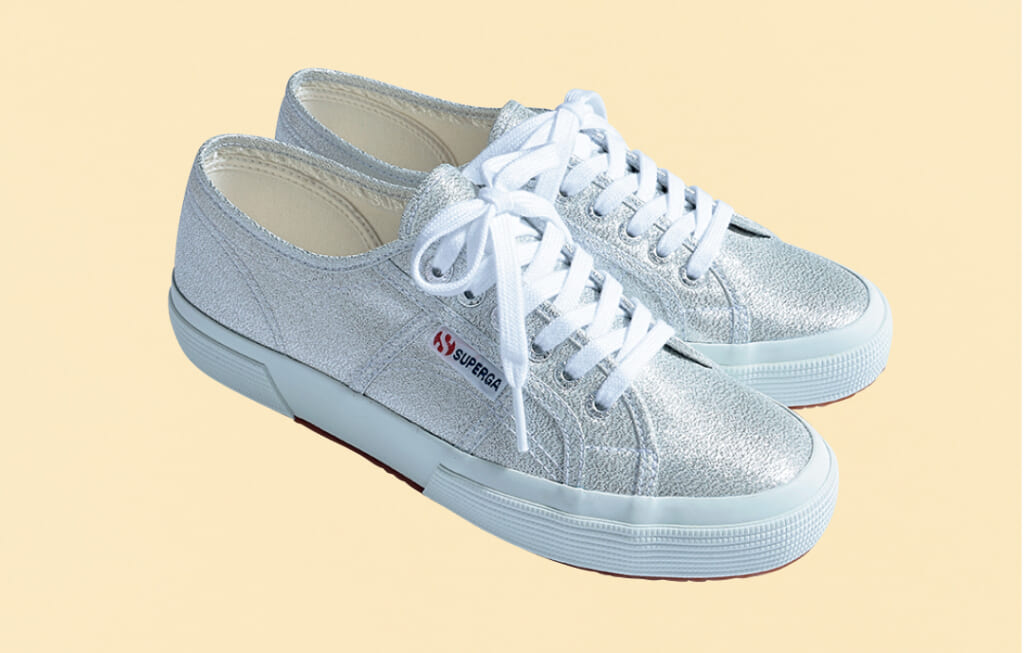 カメイ・プロアクト(SUPERGA)のシルバースニーカー「2750-LAMEW」