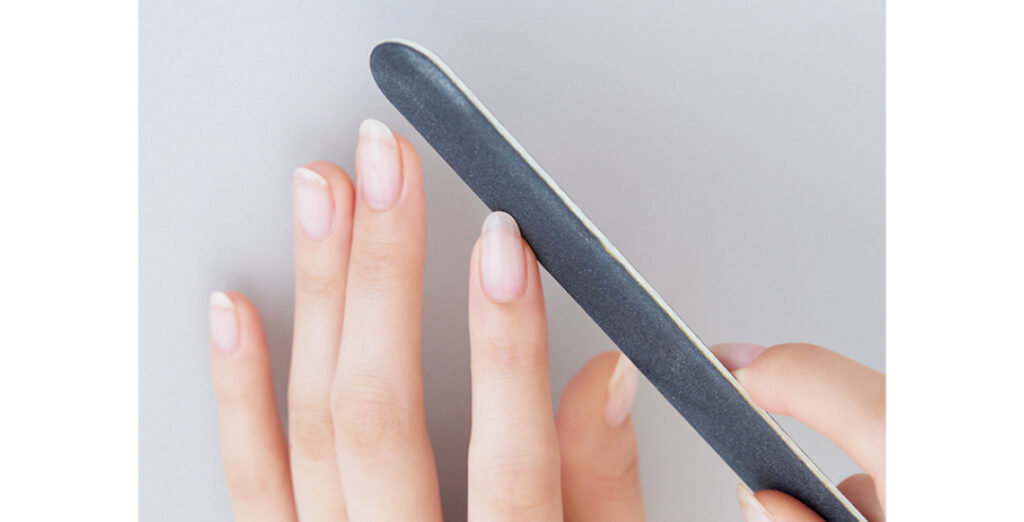 加藤栞のもちがよくなるセルフネイルの基本プロセスカット16