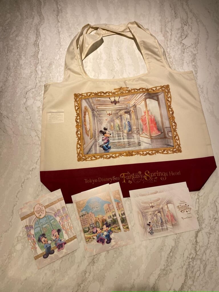 ポストカードとエコバッグ