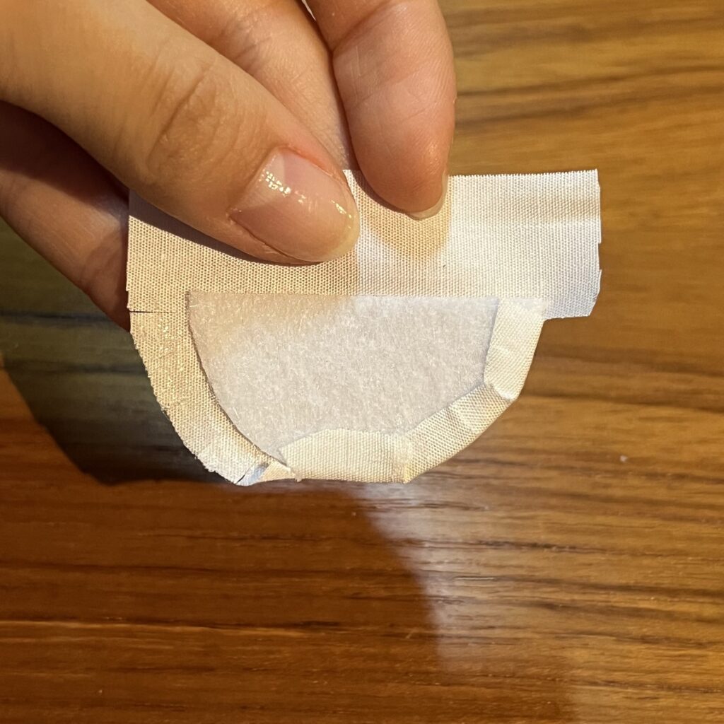 ぬいぐるみ スタイ 折り込み作業