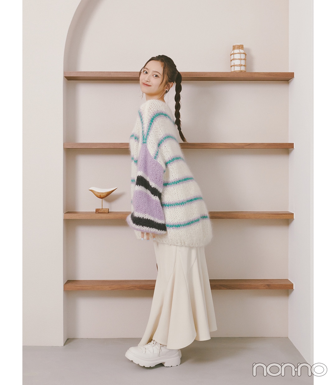 【ディズニーコーデ】フレアスカート×ビッグニット×スニーカー