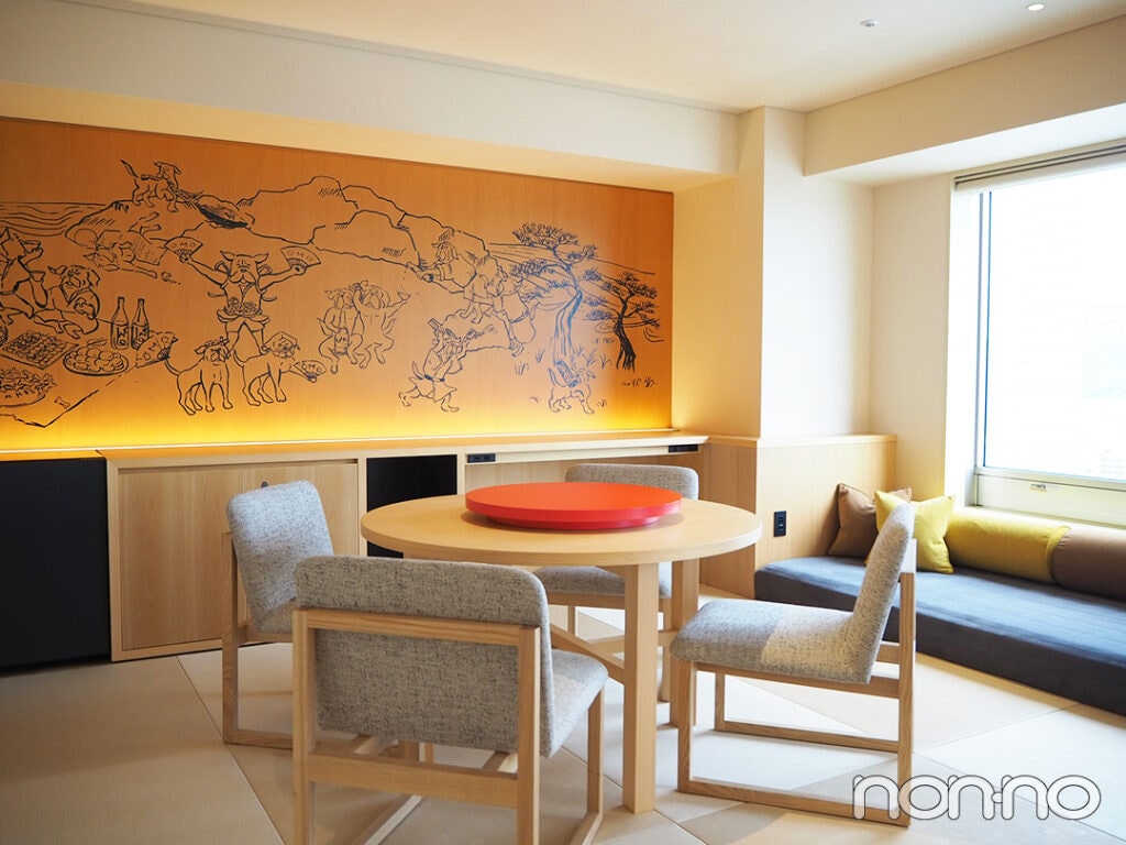 OMO7高知 by 星野リゾートのうたげスイートのテーブル席