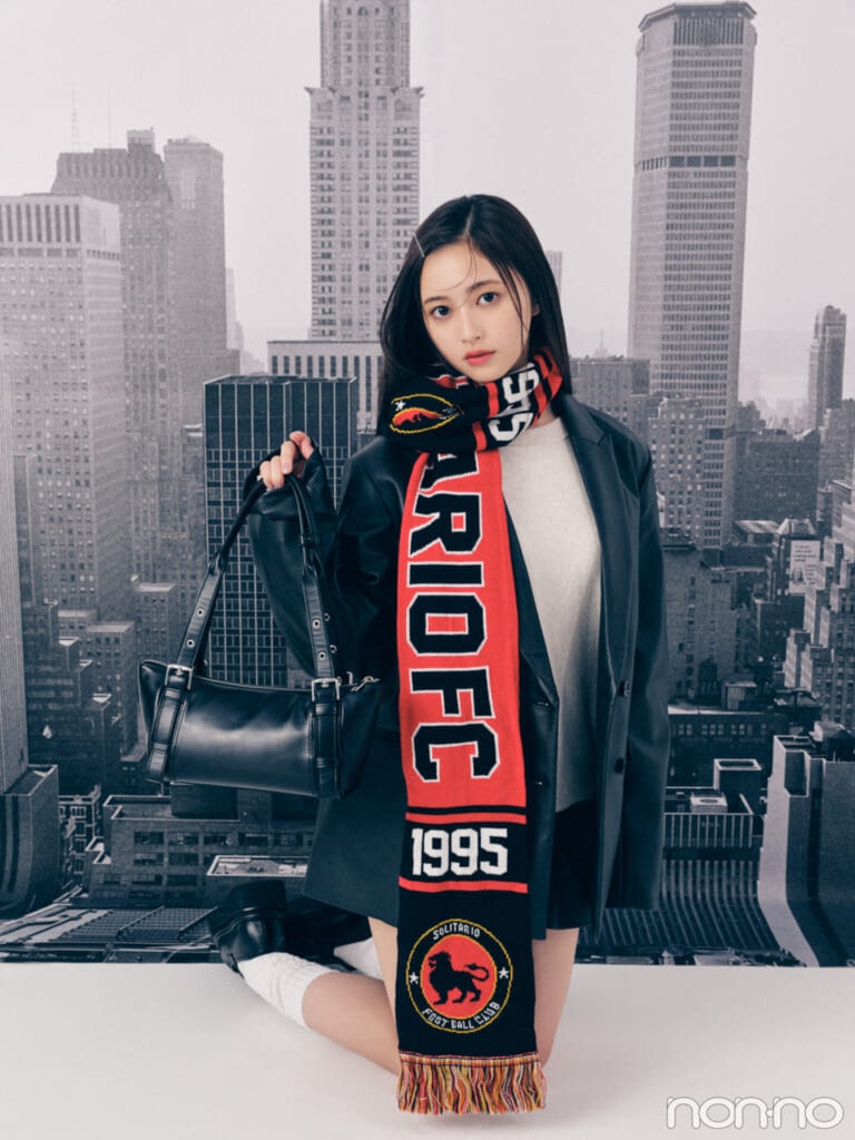 井上和・エッジのきいたスポみサッカーマフラー正面