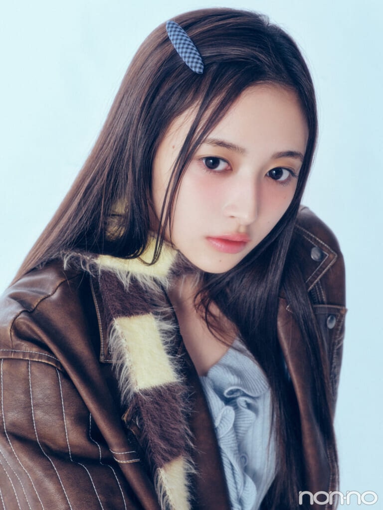 井上和・レトロでキャッチーなスリムボーダーマフラー寄り