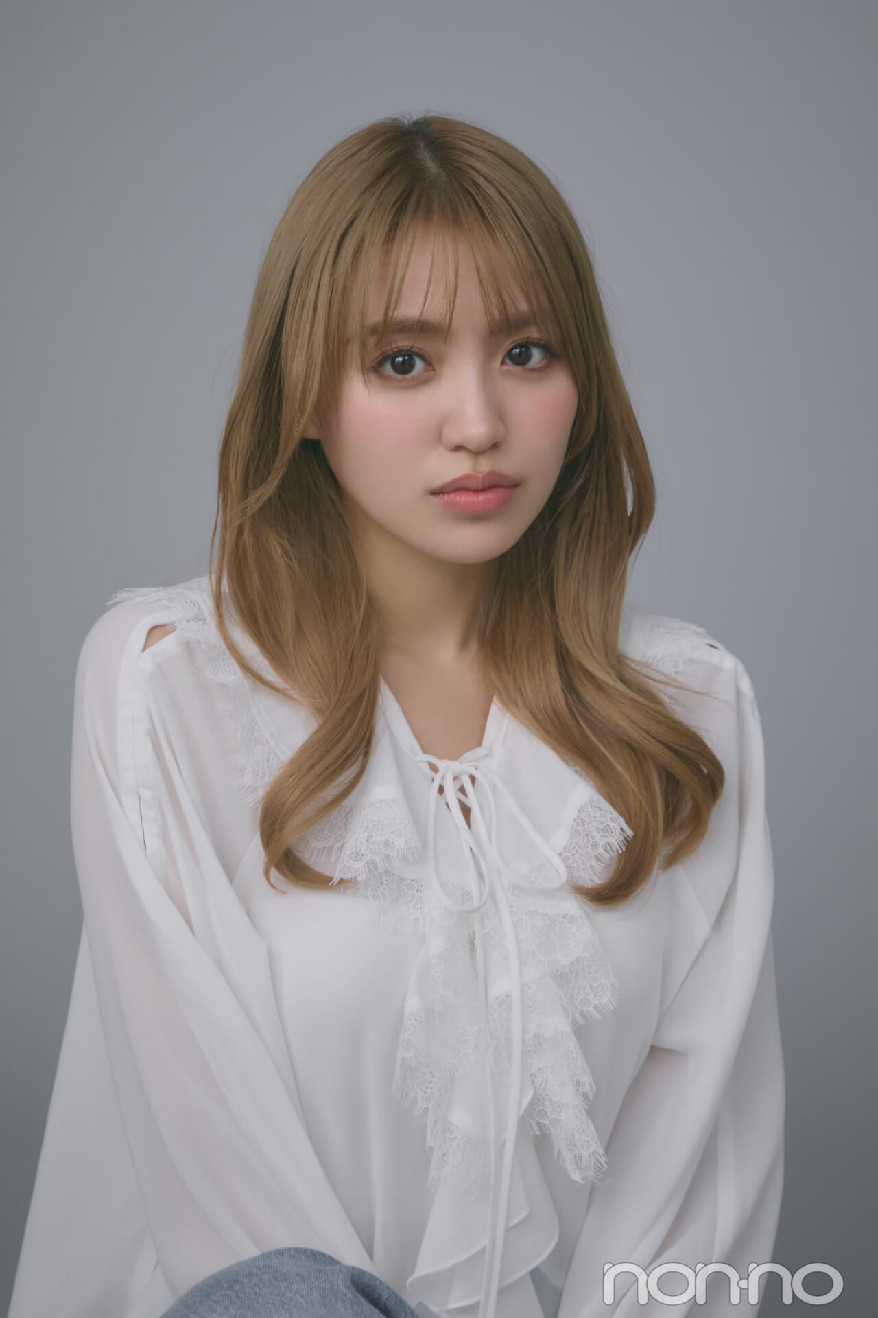 ストレートアイロンで韓国っぽくびれ巻き