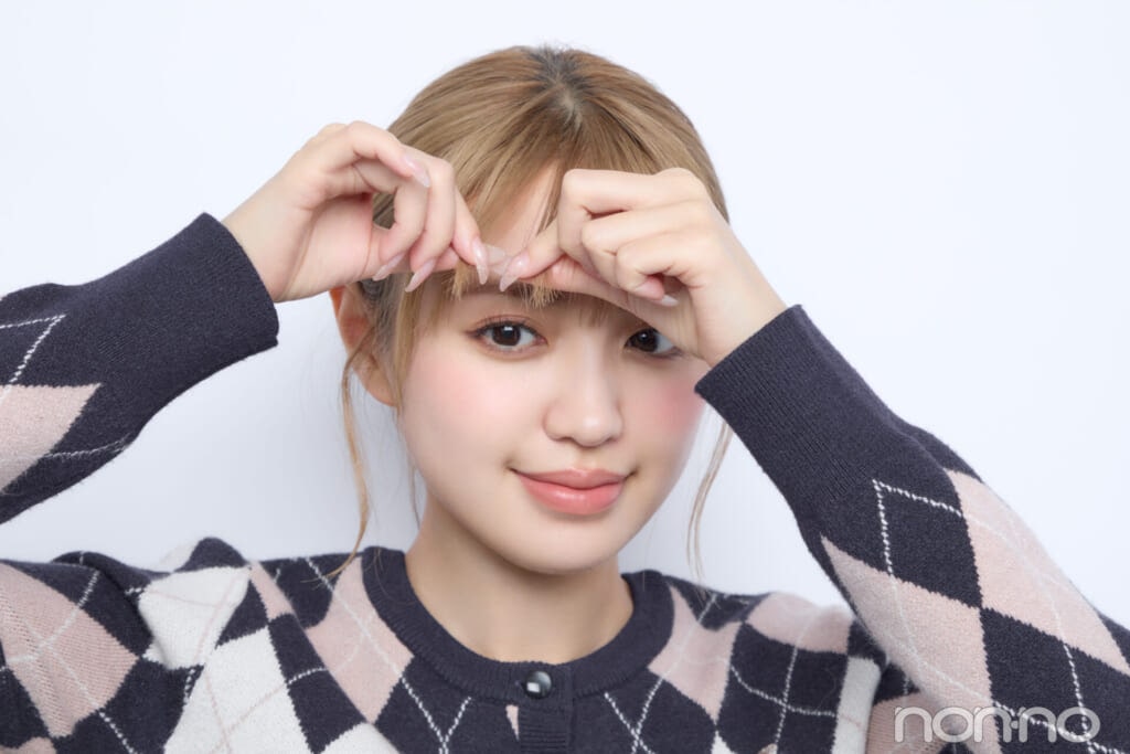 毛先のみにヘアクリームをつける香音