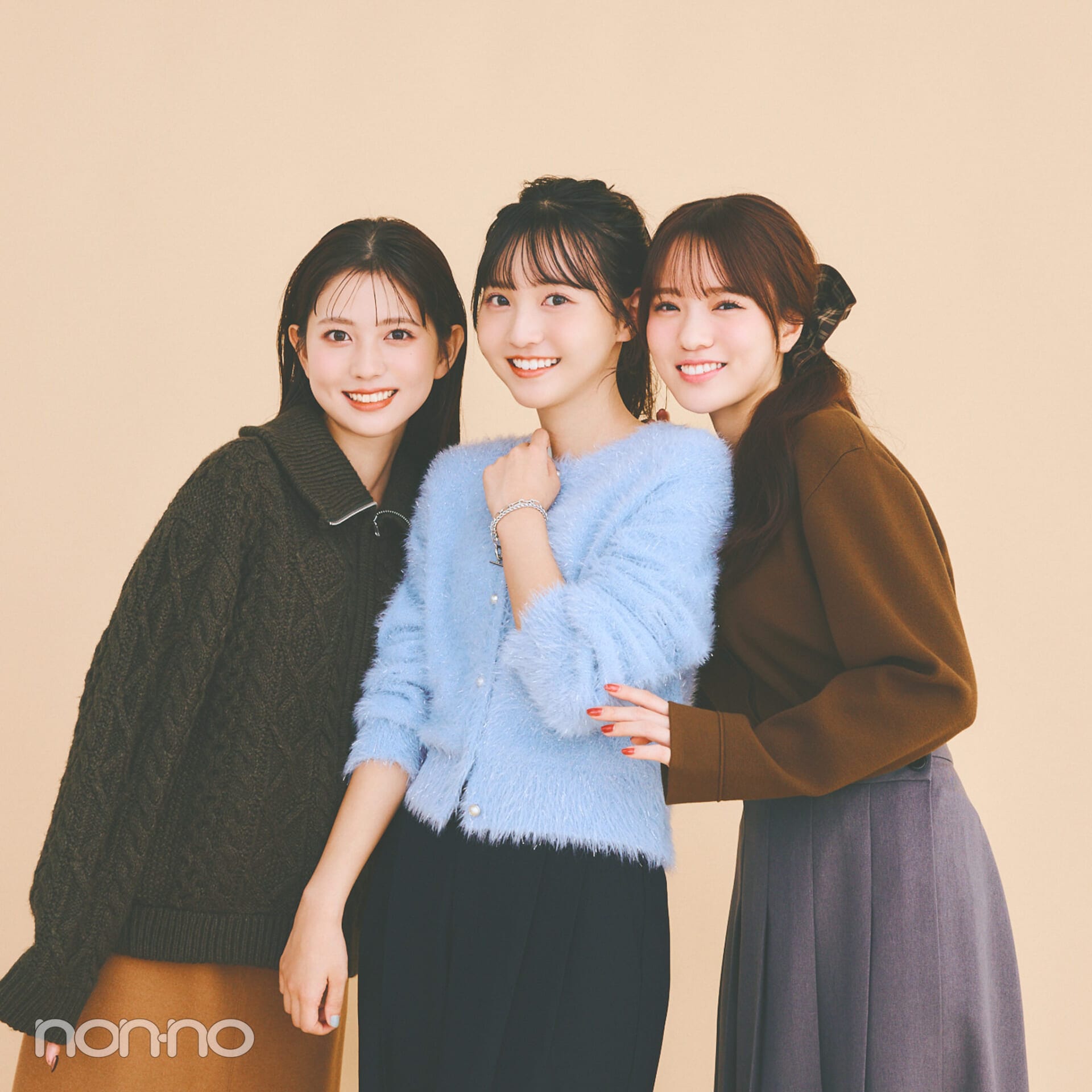 冬新作トップスを着たnon-no girls3人
