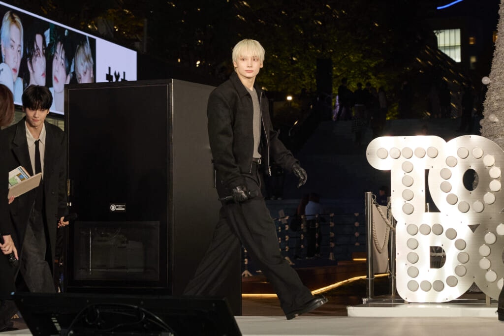 東京ドームイルミネーション点灯式に登場したHUENINGKAI（ヒュニンカイ）