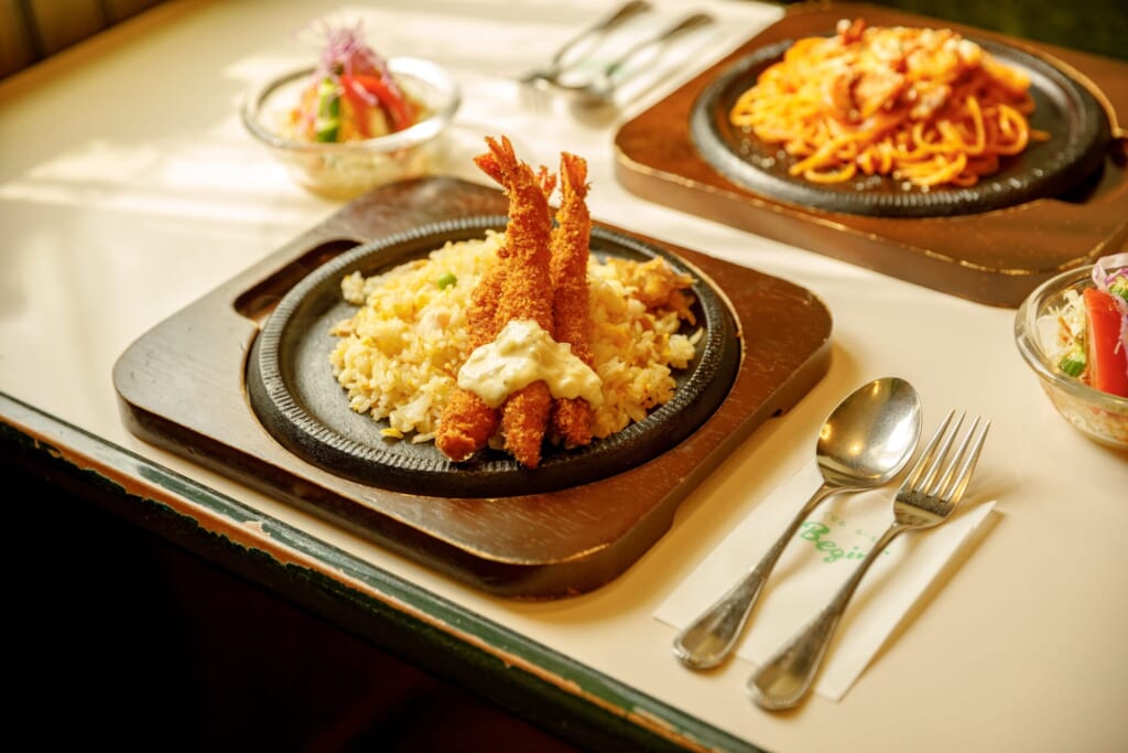 ぐりるるーむびぎん　エビフライピラフ