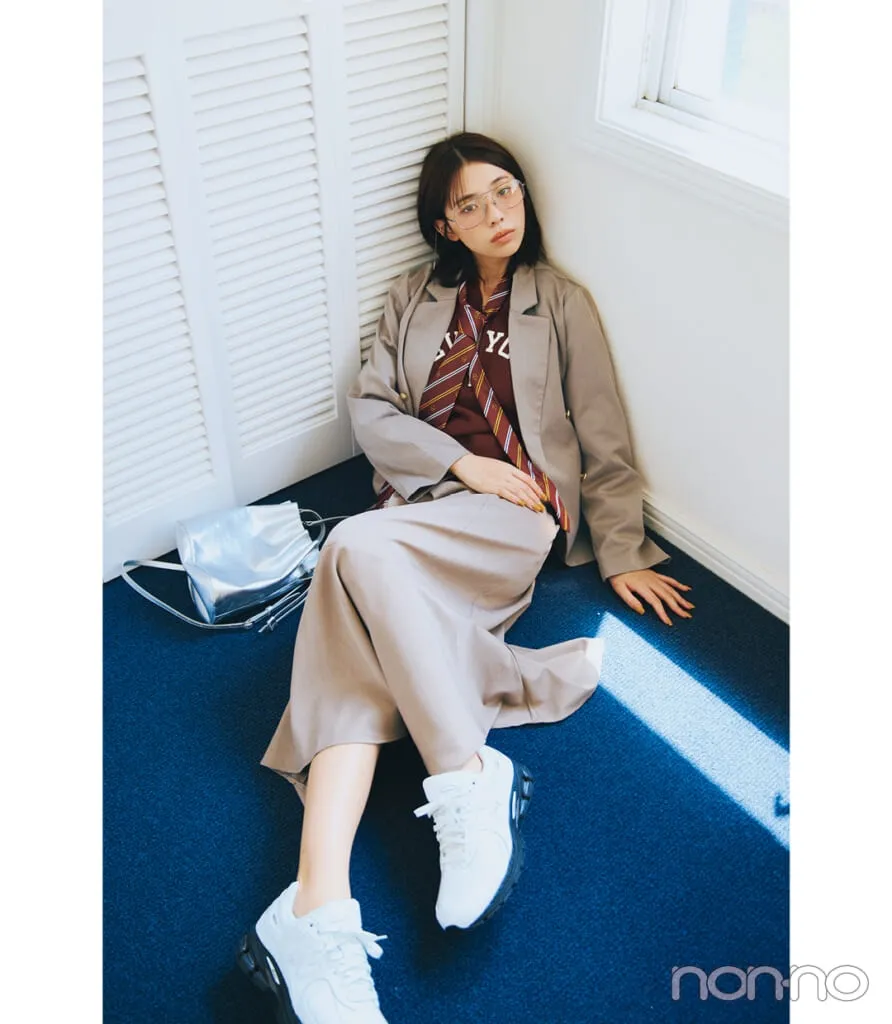 菊地姫奈の大学生の一週間コーデ、水曜日のスニーカースタイル