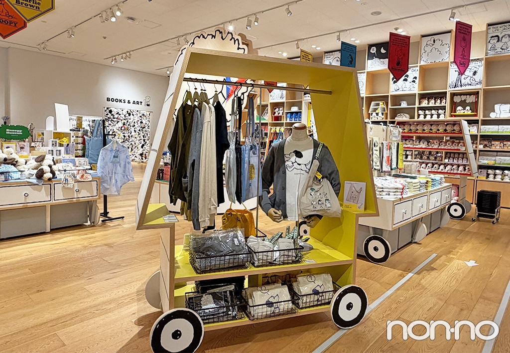 スヌーピーミュージアムのグッズショップ「ブラウンズストア」