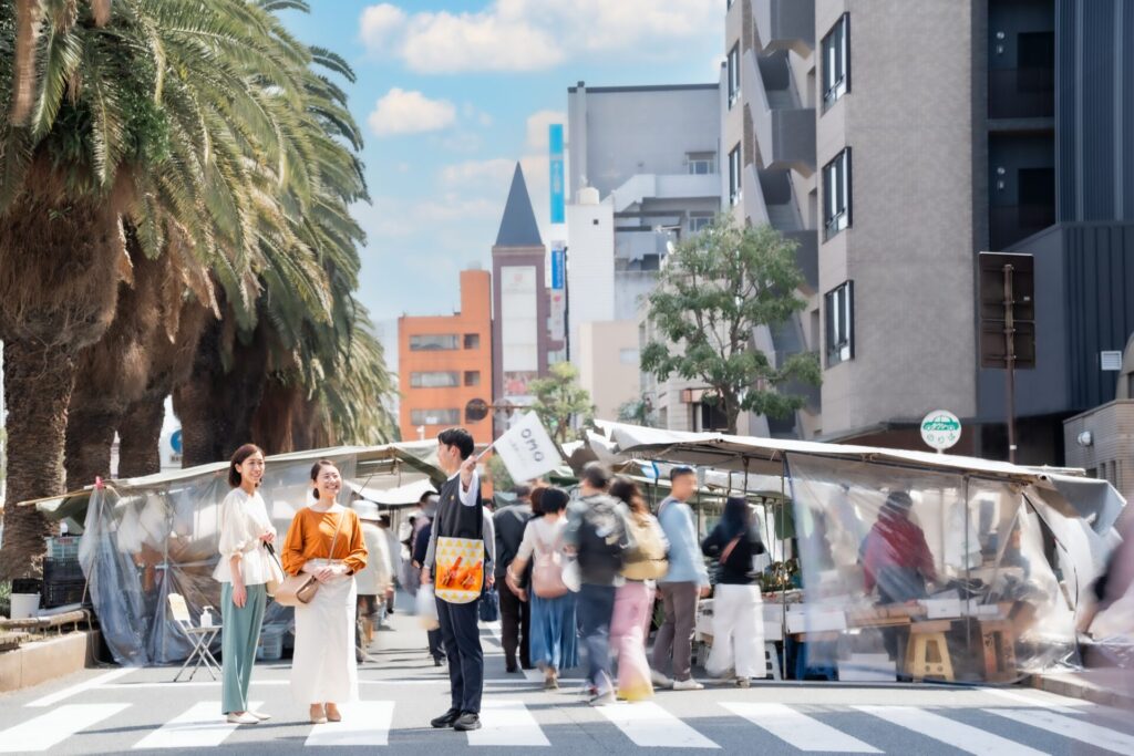 OMO7高知 by 星野リゾートの日曜市を巡るツアー