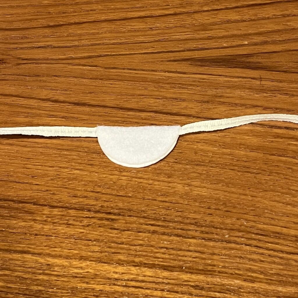 ぬいぐるみ スタイ 裏地貼り付け後