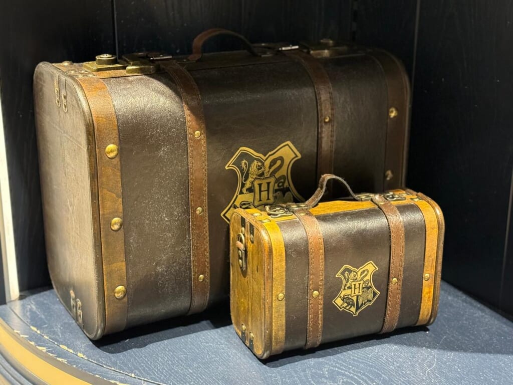 左　LARGE￥13000、右　SMALL￥8000