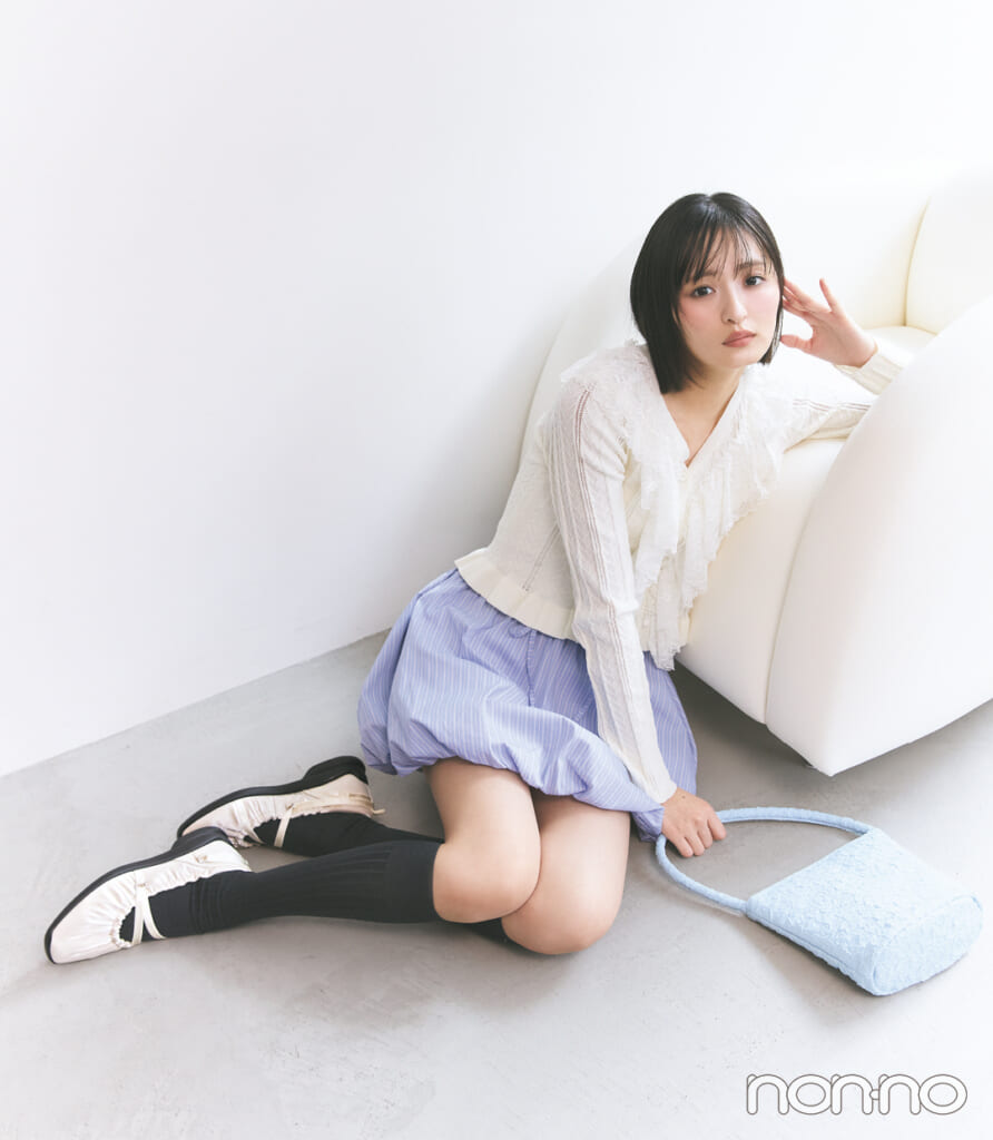 スニーカリーナをはいた遠藤さくら