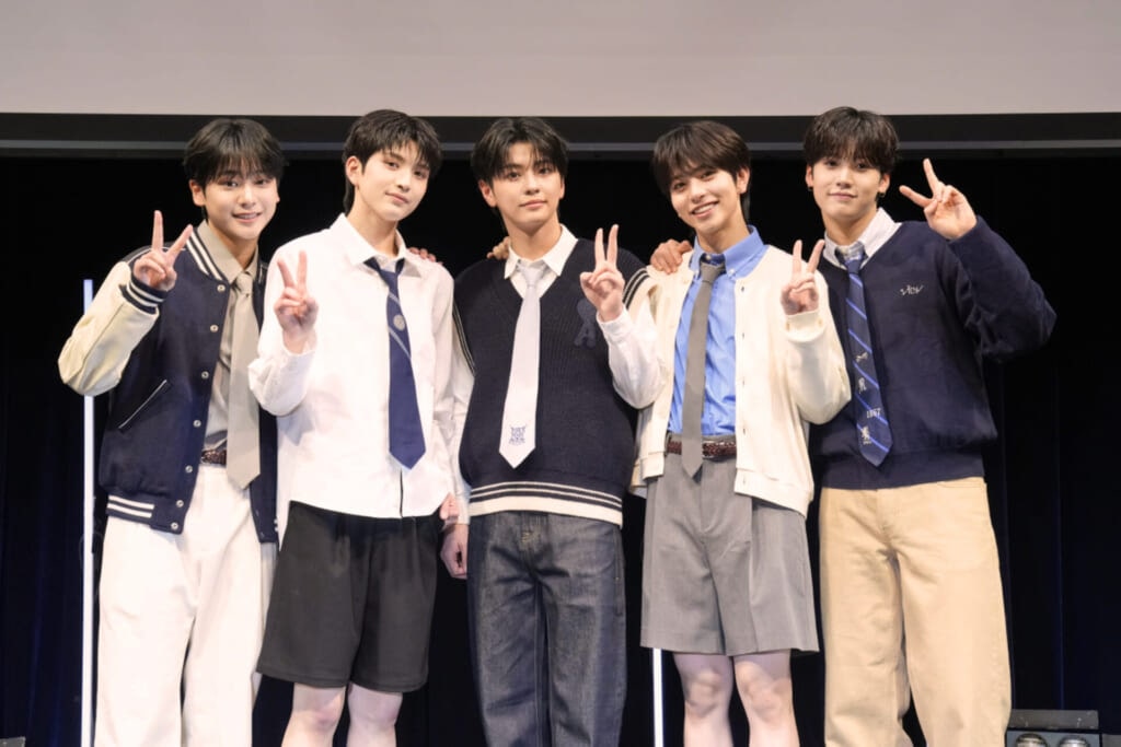 初お披露目となった注目の日本人ボーイズグループ、VIBYの5人