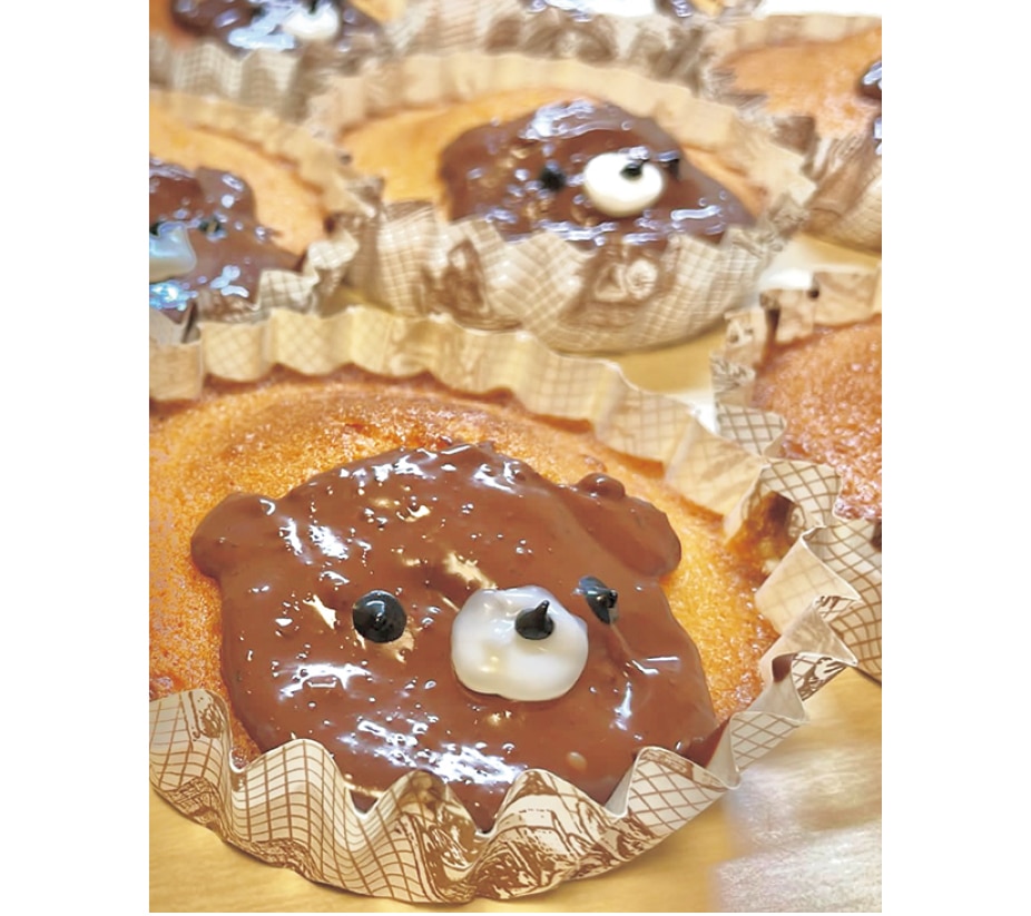 キュートなクマに友達のテンションもアップ♡（咲さん・大学1年）