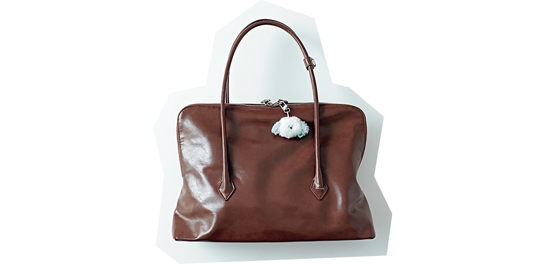 山口さんの機内持ち込み用バッグは「MARHEN.Jのトートバッグ」