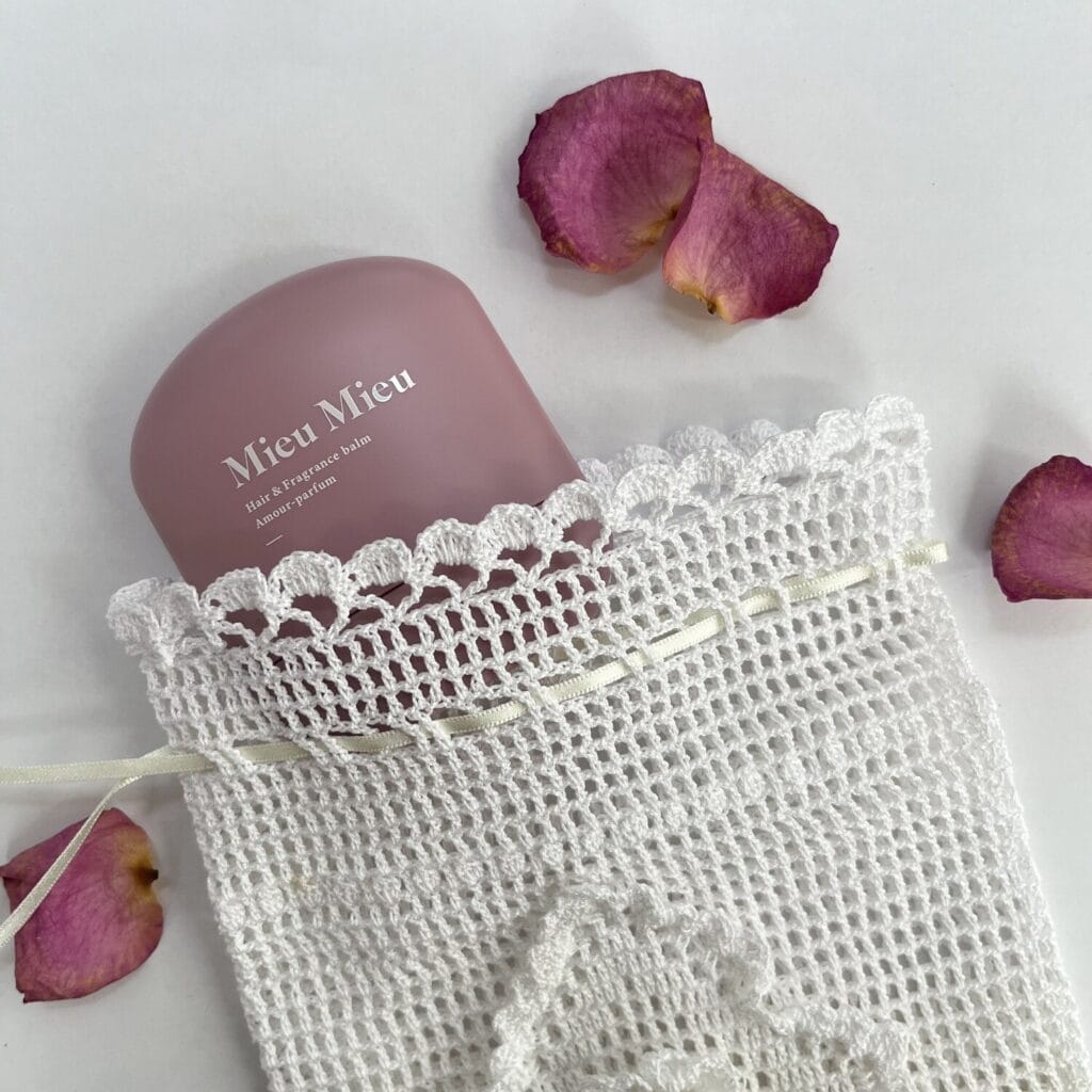 Mieu Mieu(ミュミュ) エスティック ポーチに入れる使用例