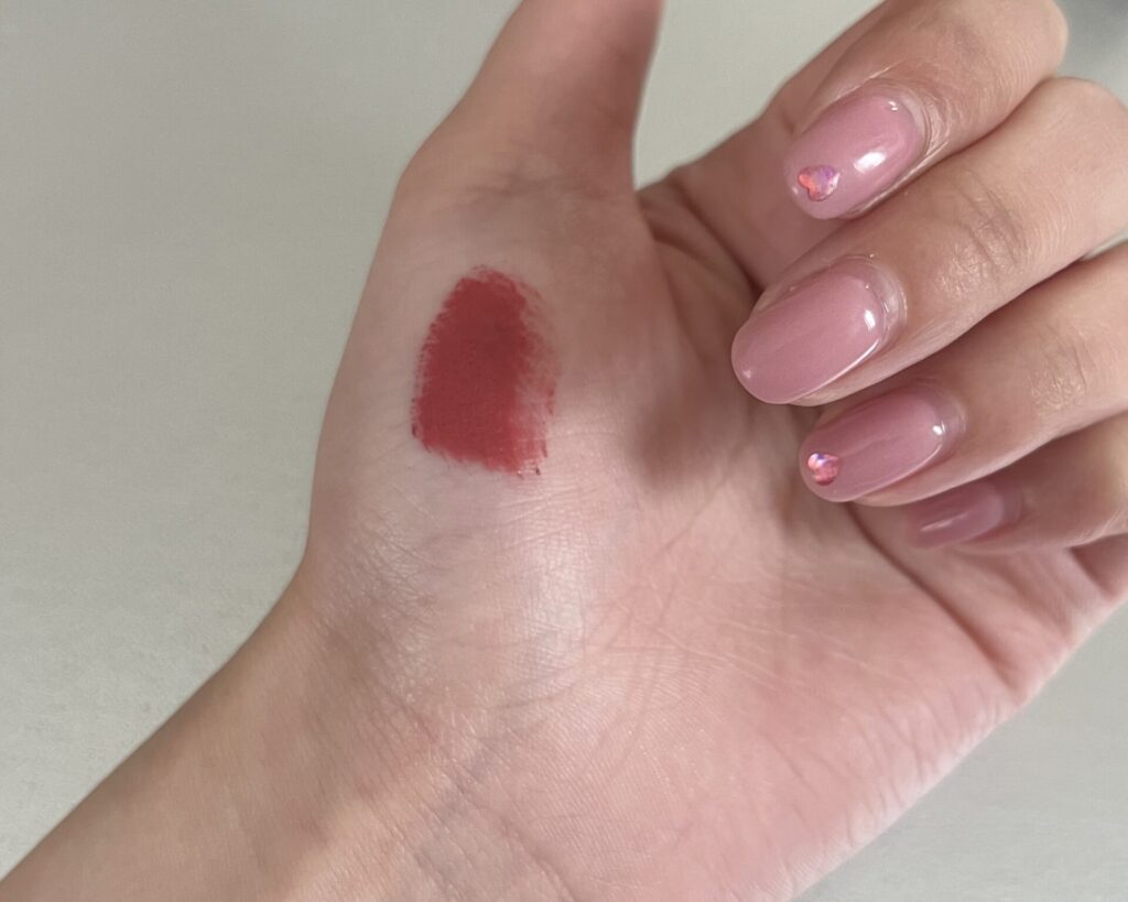 シャネル ルージュアリュールラック84 (ティッシュオフ前)