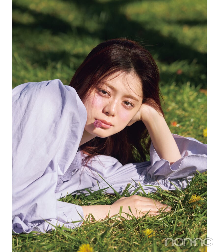 紺野彩夏の2月にチークモデルカット1-1