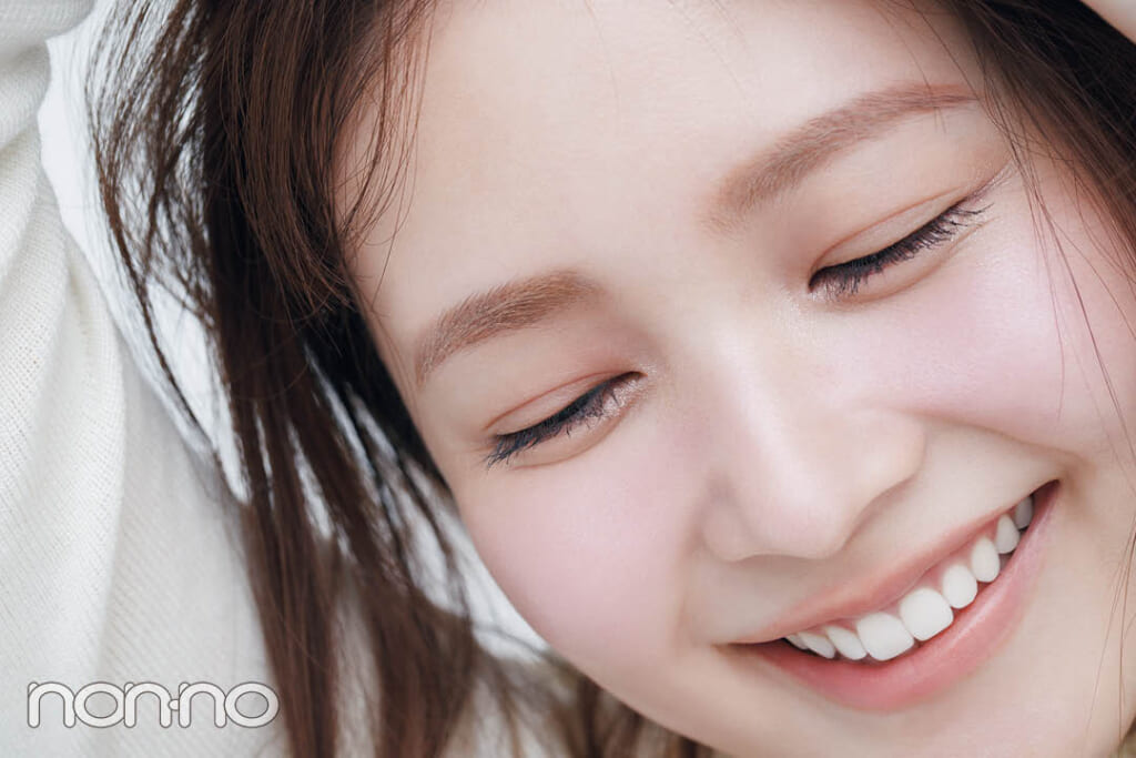 ナチュラル眉を書くポイントは、毛の印象を細く・柔らかく演出