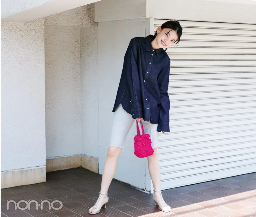 出口夏希の大学生の一週間コーデ、金曜日のシャツスタイル