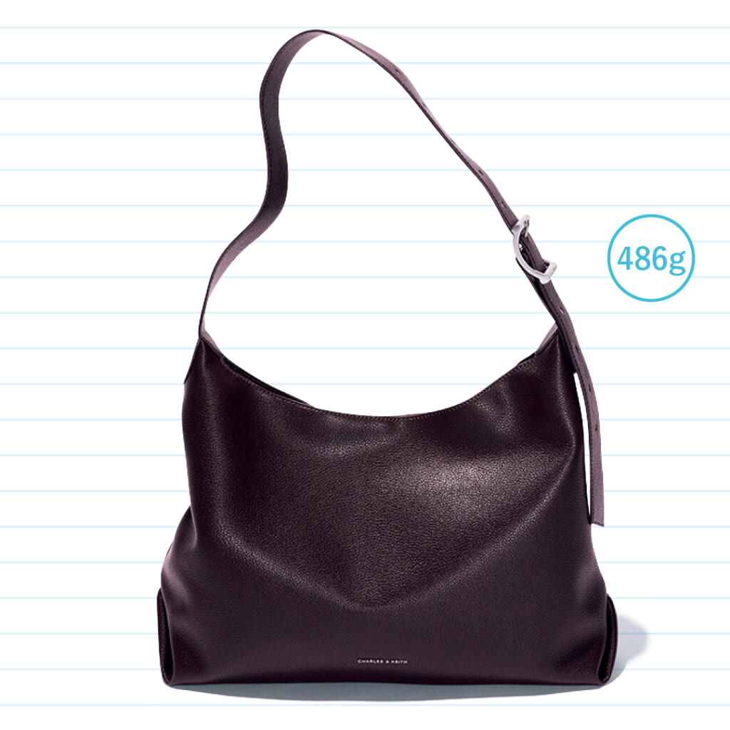 「CHARLES & KEITH」
バックルストラップホーボーバッグ486g