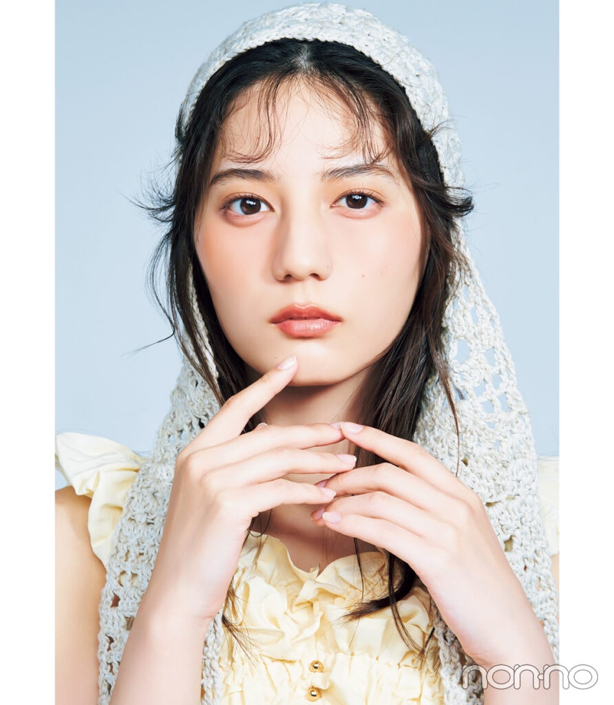 小坂菜緒の崩れないベースメイクモデルカット2-18