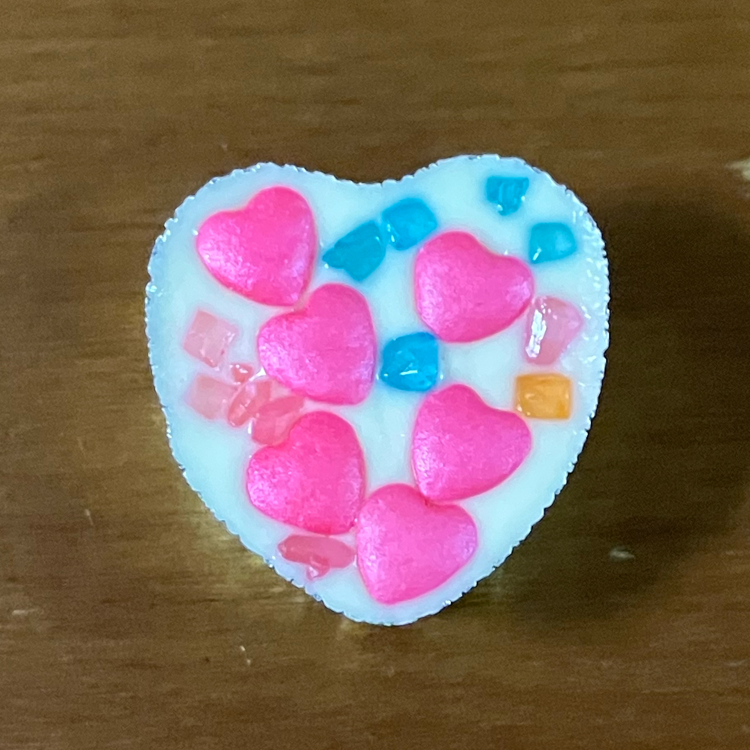 ハートがたくさん飾られたチョコレート