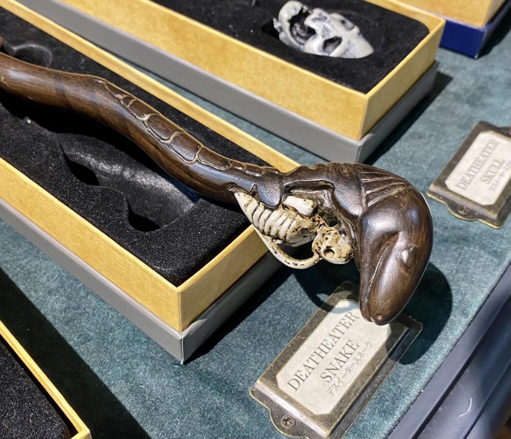 「デスイータースネークの杖」 アップ
