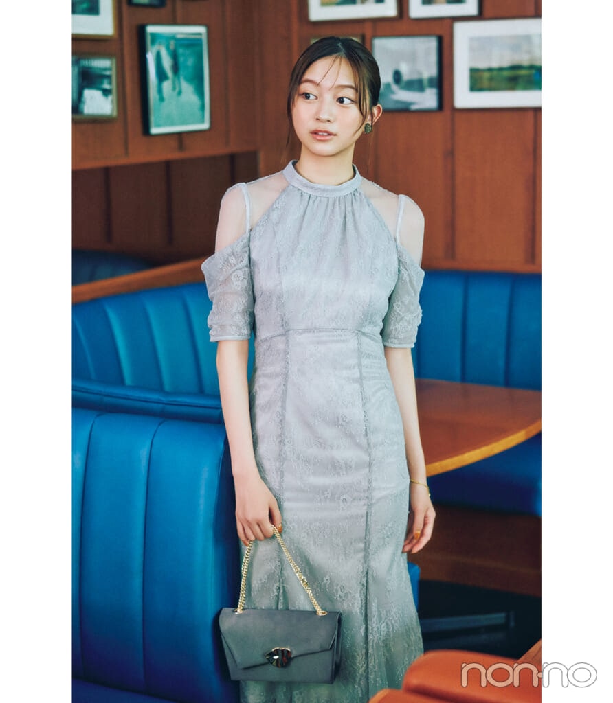 結婚式の服装は、レースや光沢のある華やかな素材を選ぶ!