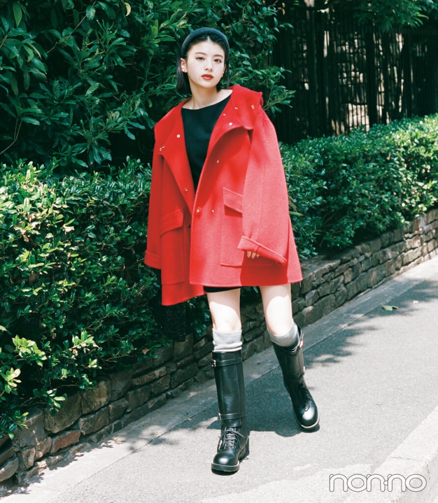 【出口夏希の冬コーデ】真っ赤なフーデットコートでパリシックに
