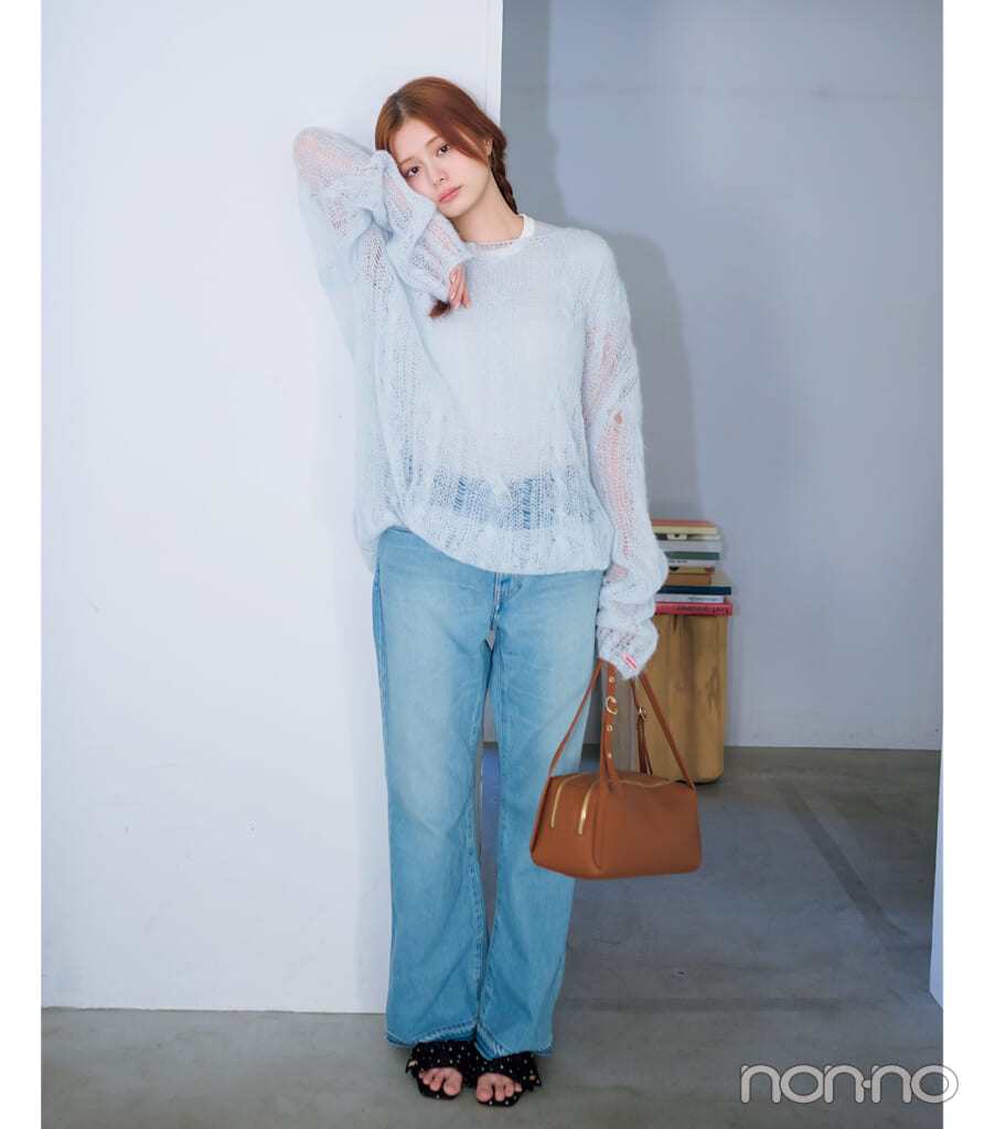 Japan Blue Jeans
Light Flare Jeans 9ozをはいた紺野彩夏のデニムコーデ