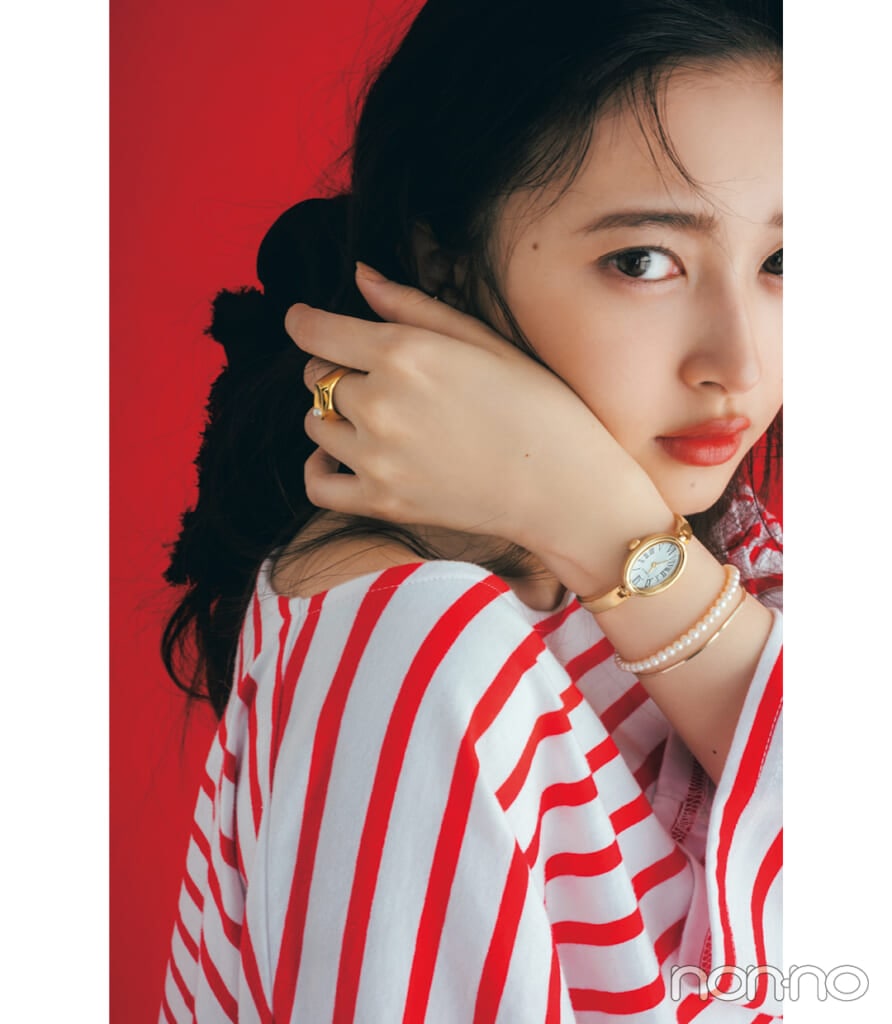 アクセサリーみたいにつけたいバングルベルト腕時計をつけた井上和