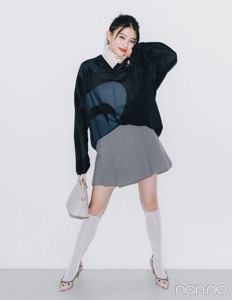 出口夏希の大学生の一週間コーデ、木曜日のミニスカスタイル