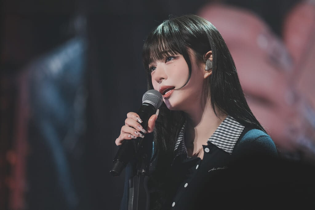 ソロステージを披露するfromis_9のチェヨン