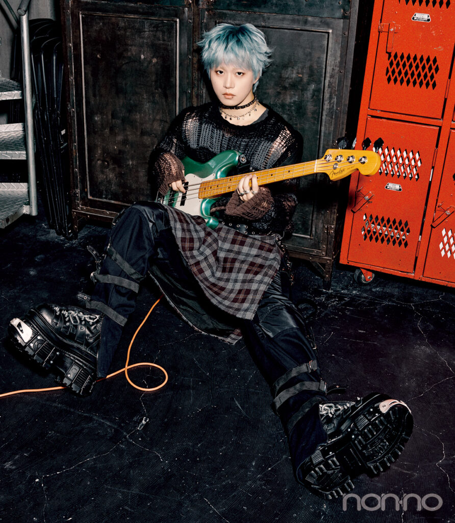 秋の#きまるっくでギターを弾く木全翔也（JO1）