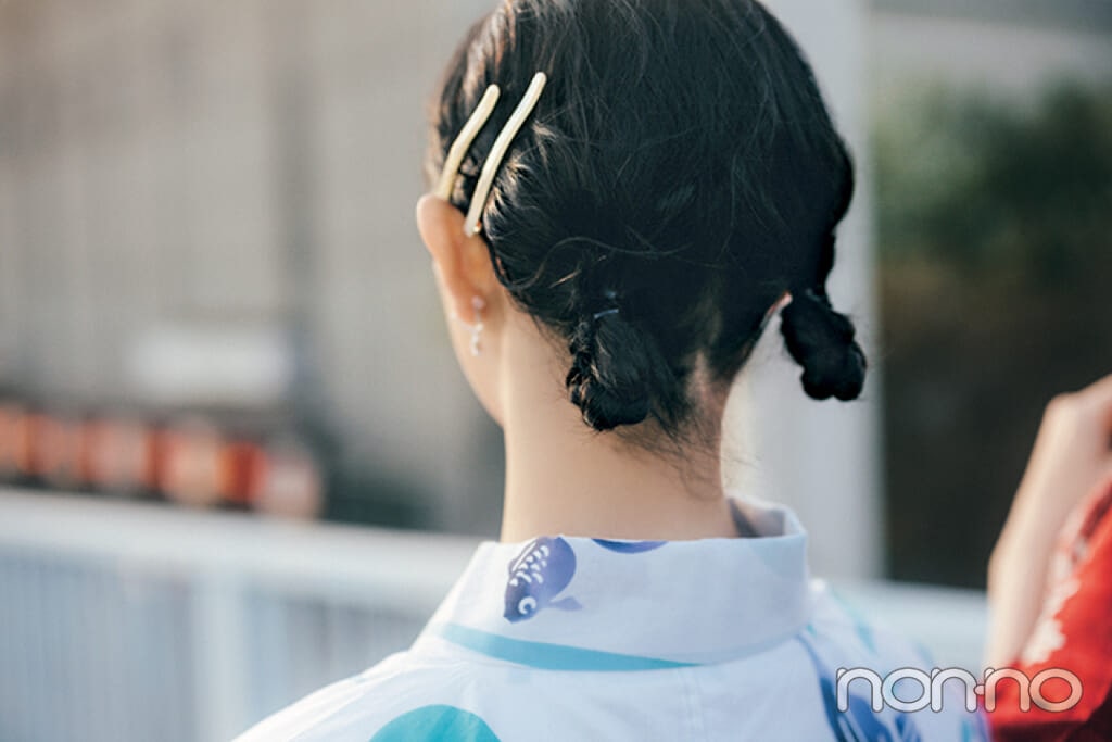 小宮山莉渚の花火大会女子会の浴衣コーデに似合うピンの重ねづけヘアアレンジ2