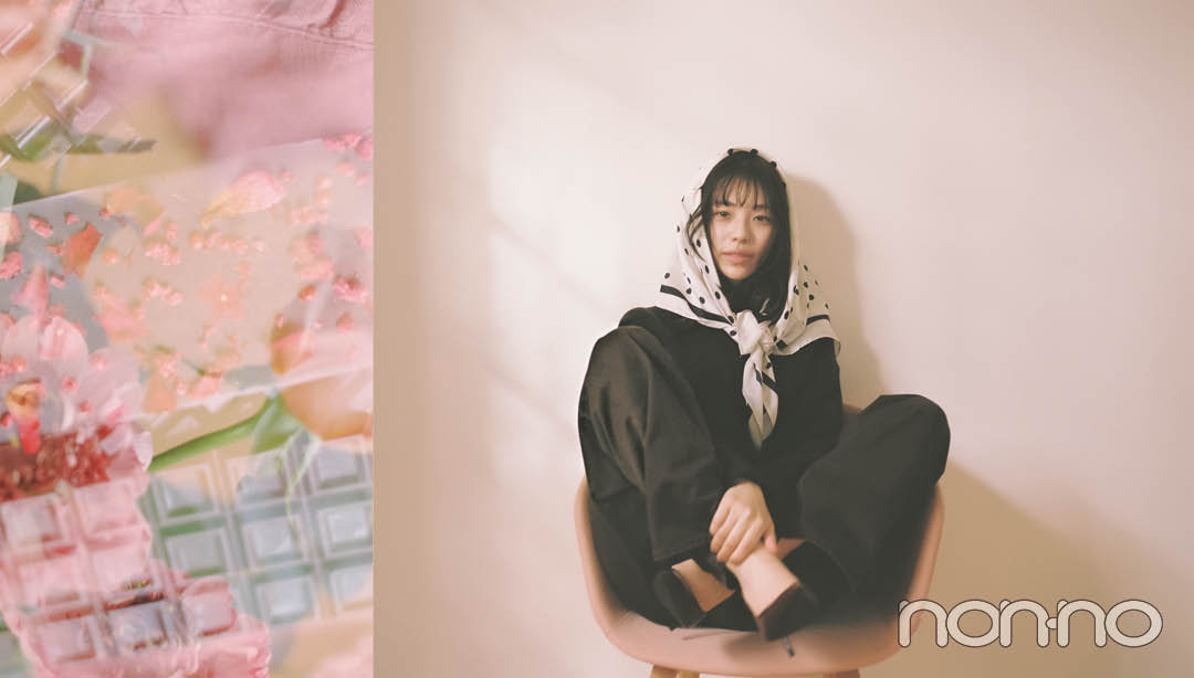 菊地姫奈のバレンタインコーデ スカートを頭に巻いたコーデ