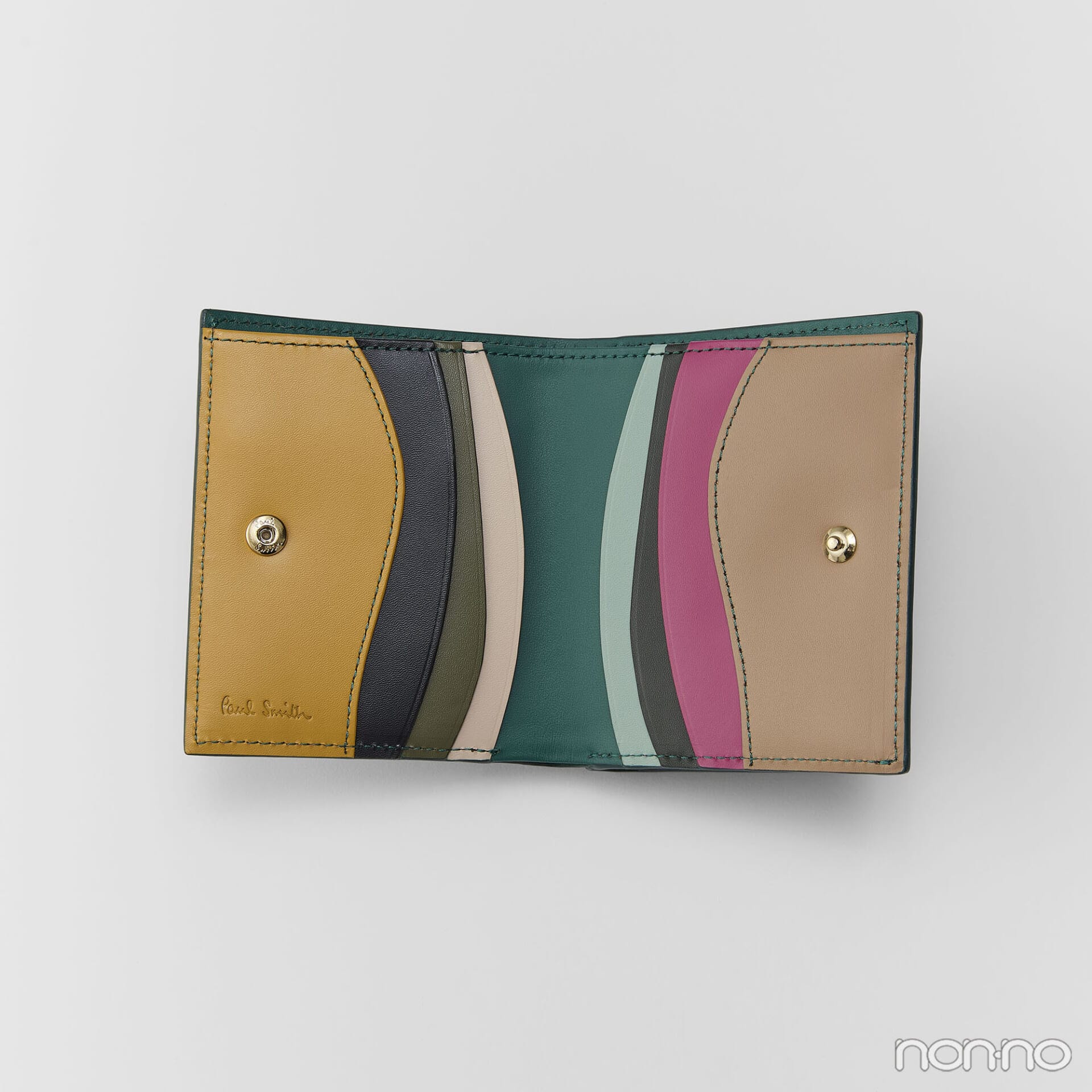 ポール・スミス バッグのスワールカットカードレイヤー 2つ折り財布の中身