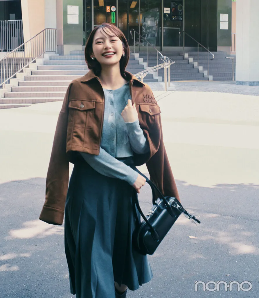 加藤栞の大学生の一週間コーデ、火曜日のジャケットスタイル