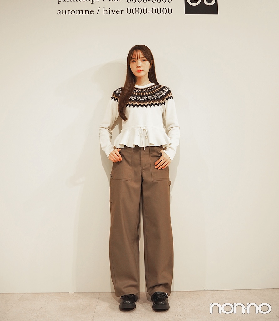 「バレルレッグペインターパンツ by rokh」のブラウンの着用画像