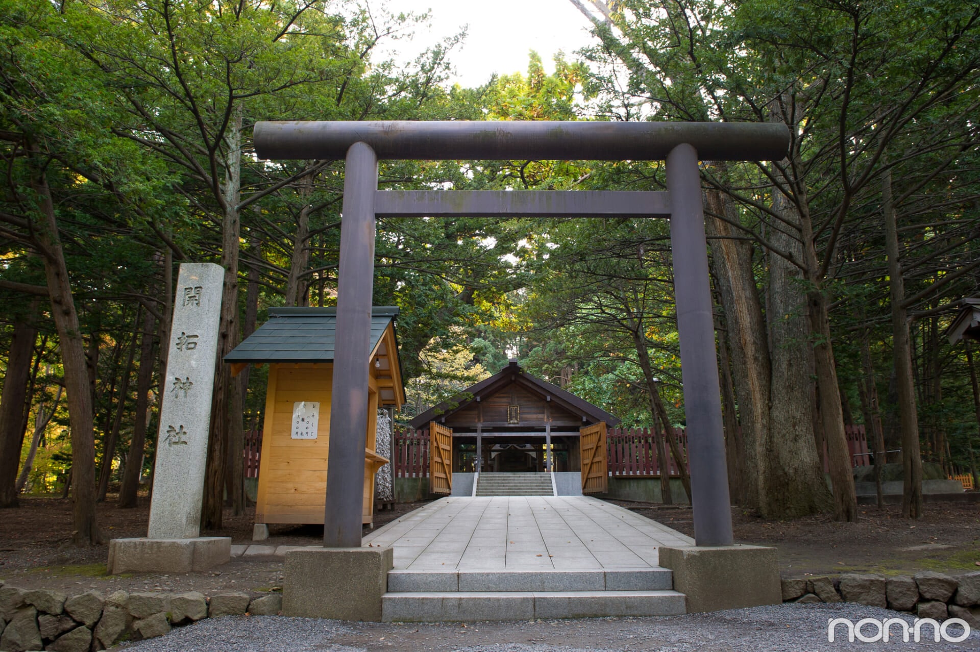 開拓神社・拝殿