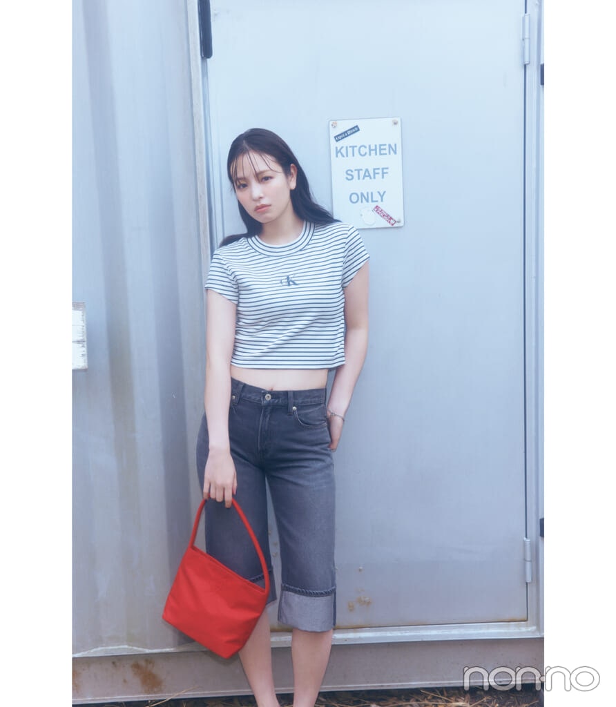 横田真悠のトレンドちびTシャツコーデ　ボーダー