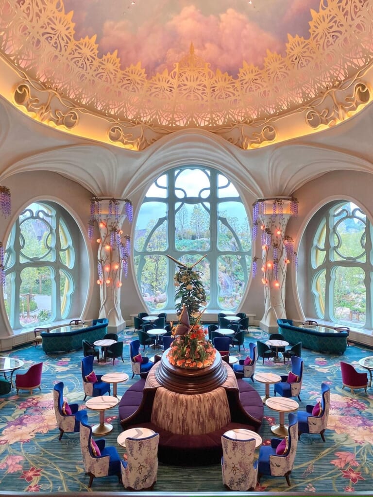 フォトスポット&カフェスペースの「グランパラディ・ラウンジ」