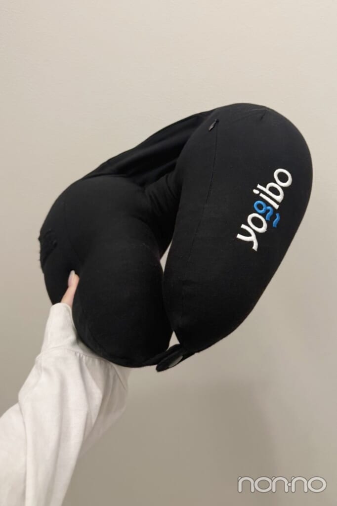 加藤栞愛用のyogiboのネックピロー